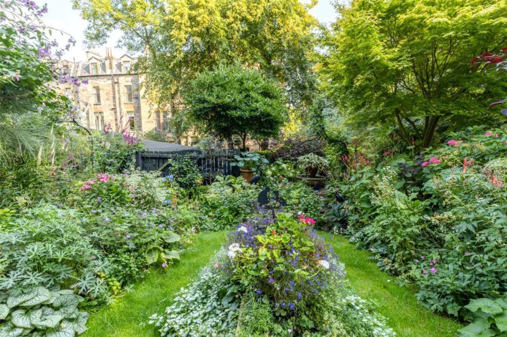 Beautiful Double Room In Idyllic West End Townhouse Glasgow Exterior photo